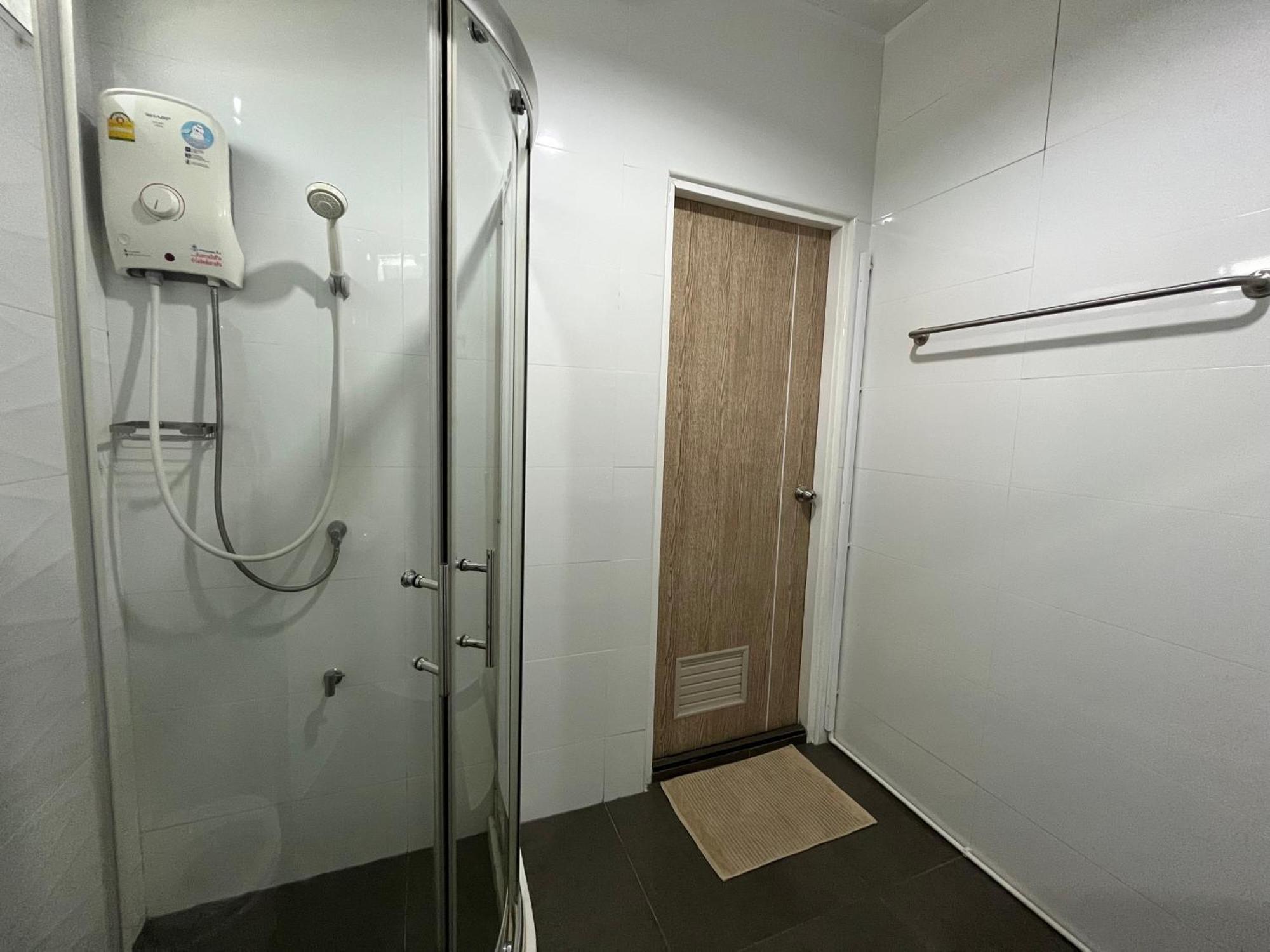 Dao Jaras Fah Hometel ดาวจรัสฟ้าโฮมเทล Banguecoque